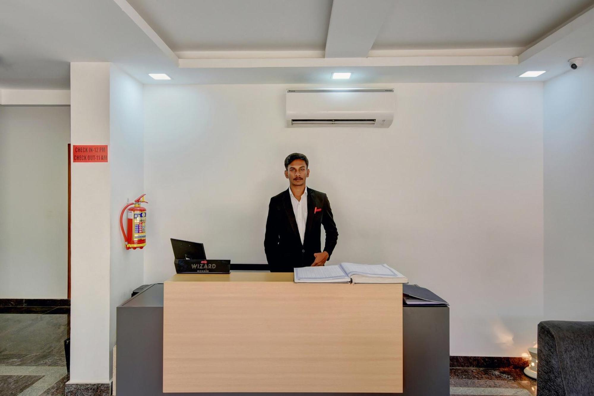Hotel Super Grand Collection O Near Sarjapur Road Near 7D Voyage Bengalúr Exteriér fotografie